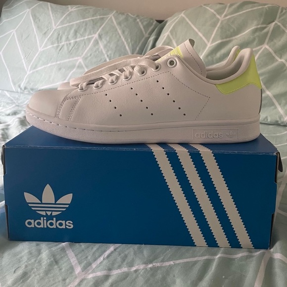 stan smith neon green